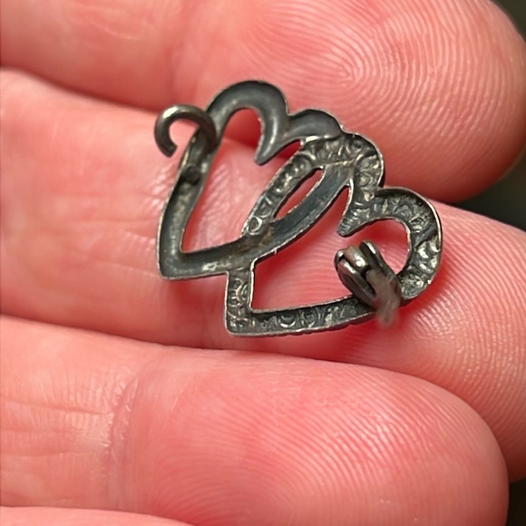 Antique sterling silver lovers sweethearts hearts overlapped small brooch pin - Picture 4 of 6